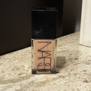 NARS Light Reflecting Foundation - Oslo